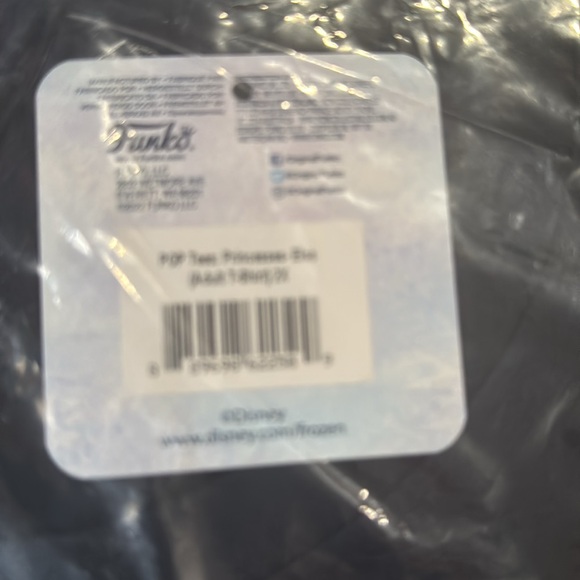 NWT Funko POP Disney’s Frozen Princess Elsa unisex t-shirt size 3X and 2X - Picture 5 of 5